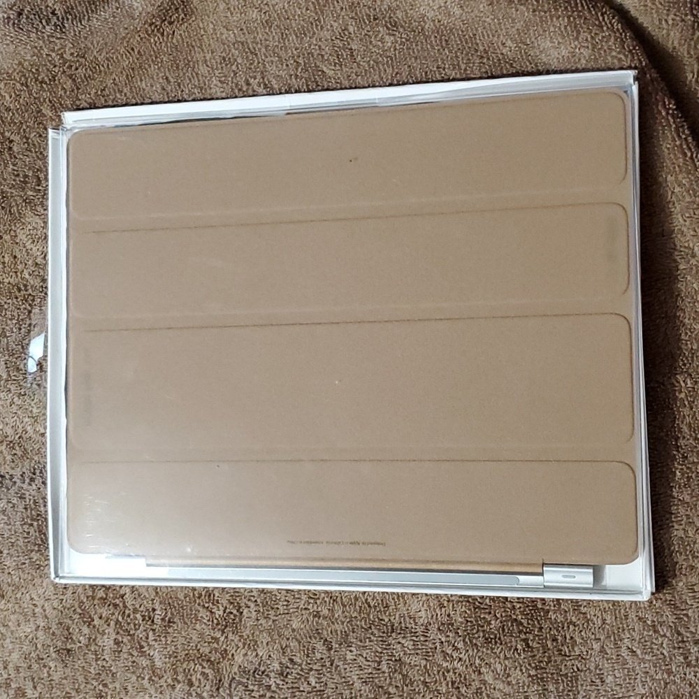 Apple MC949LL/A iPad 2,  Leather Smart Cover